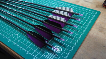 Nijora "Tokala M" (±.003) - (.245) Komplettpfeil - Violett (mit Spitze)